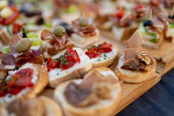 canapes per festa - restaurant banquet table wedding reception foto e immagini stock