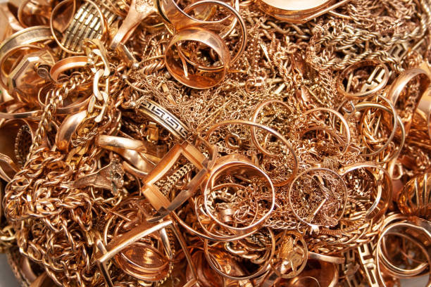 istock Scrap gold jewelry 1291001955