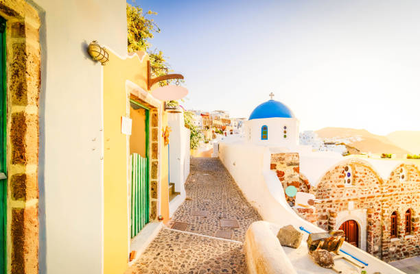 istock Oia, traditional greek village 1291014630