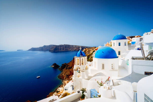 istock Oia, traditional greek village 1291014792