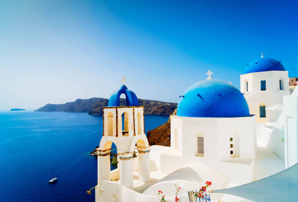 istock Oia, traditional greek village 1291014866