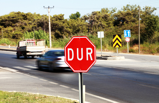Road traffic regulatory warning