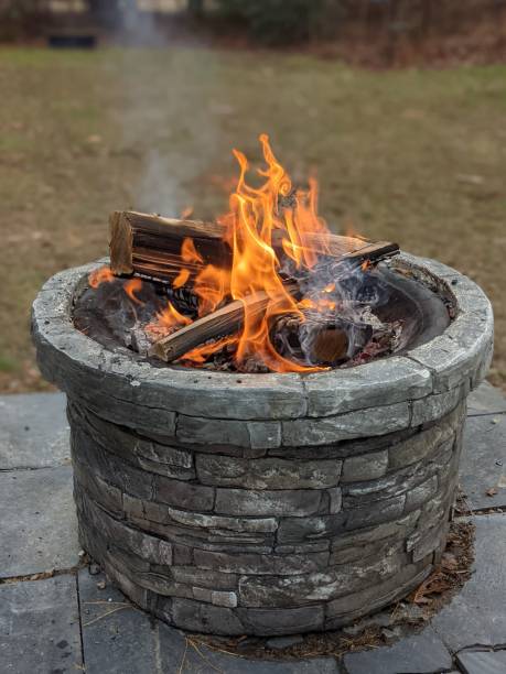 istock Outdoor fire to warm the night 1291073346