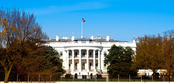 istock The White House in Autumn 1291107039