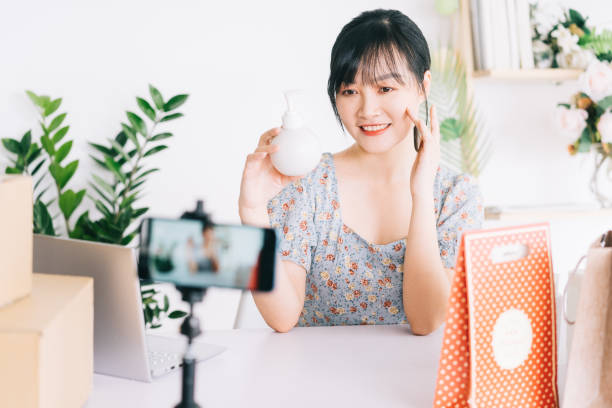 istock Asian business woman 1291161215