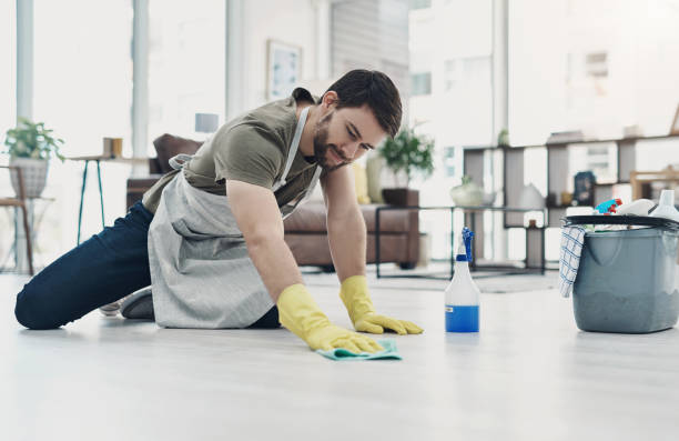 istock Getting rid of dirt and grime take some elbow grease 1291195959