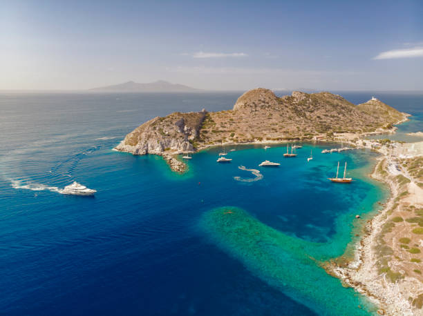 veduta aerea della baia di knidos a datca - lazio foto e immagini stock