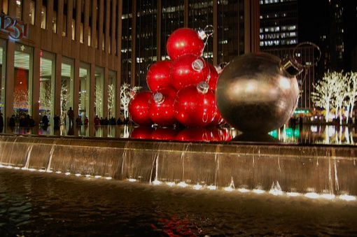 Red Shiny Christmas Balls