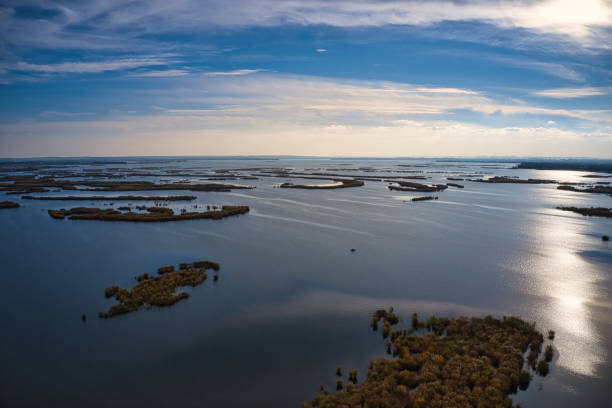 istock Irresistible floods on the Samara river on the dnieper in the evening light 1291285511