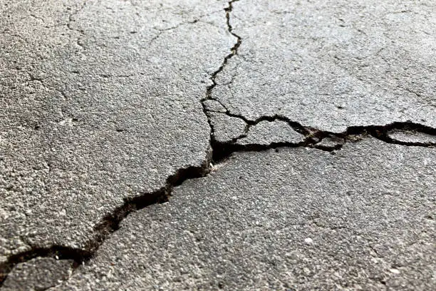 Photo of Concrete cracks.