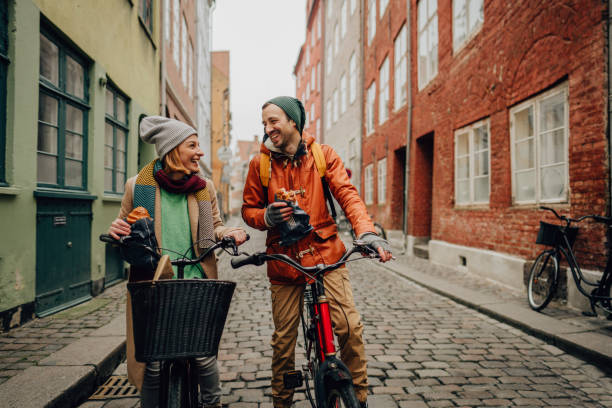 breakfast on the go - white denmark nordic countries winter imagens e fotografias de stock