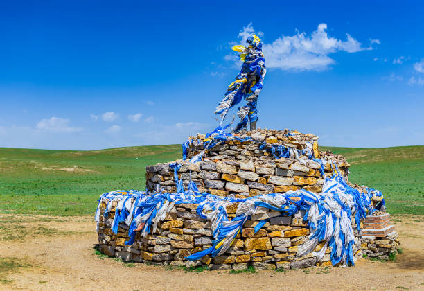 ovoo mongolische denkmal in der inneren mongolei provinz china - inner mongolia stock-fotos und bilder