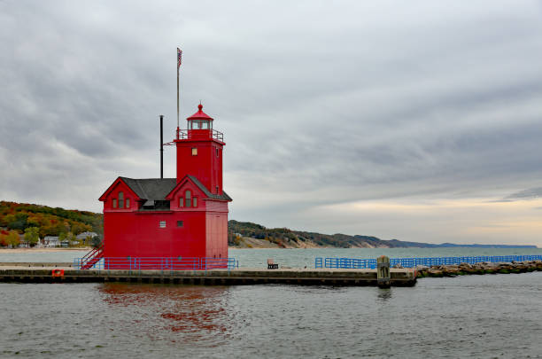 istock Holland Harbor Lighthouse on an overcast day 1291381526