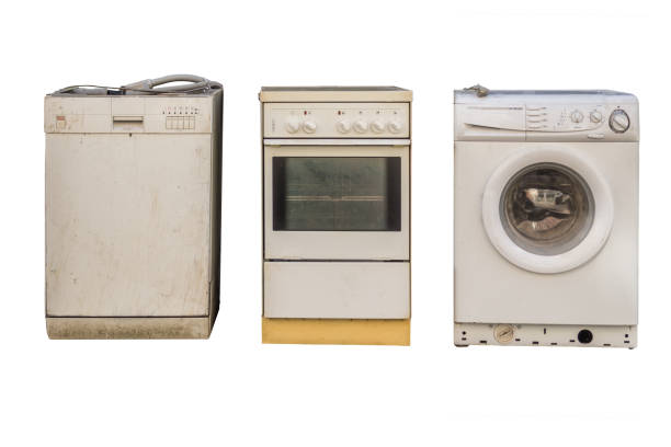 stare urządzenia elektryczne odizolowane na białym tle - refrigeration cycle zdjęcia i obrazy z banku zdjęć