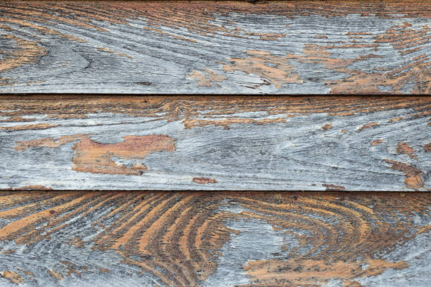 la superficie delle vecchie tavole di legno con vernice incrinato. sfondo da vecchie tavole squallido. - wood rustic close up nail foto e immagini stock