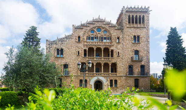 asilo del santo cristo, abbinato - castle catalonia spain majestic foto e immagini stock
