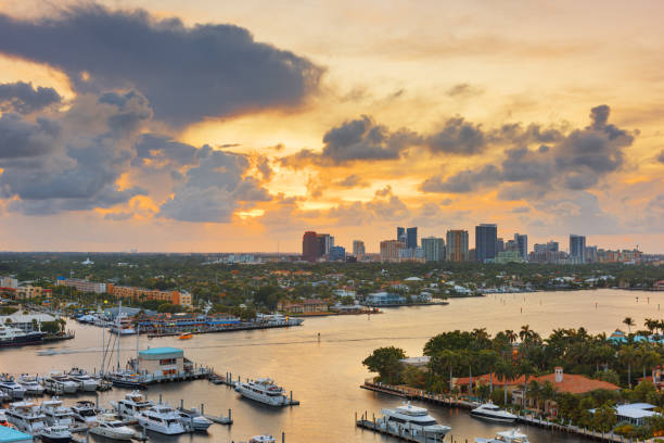 istock Fort Lauderdale, Florida, USA Skyline 1291606325
