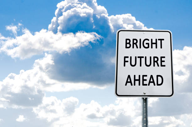 istock Road sign with message of Bright future ahead 1291619978