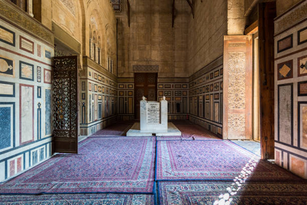 tombeau du roi farouk, roi d’egypte et du soudan, à l’intérieur de la mosquée d’al rifai (al-refai, al-refa’i), à côté de la citadelle du caire - farouk i photos et images de collection