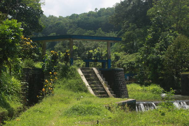 istock The Building Of The River Irrigation 1291728774
