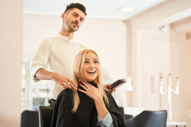 istock Woman discussing hairstyling 1291751208