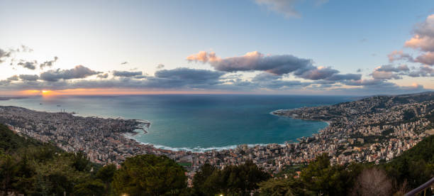 夕焼けレバノンの間にジュニエシティ - lebanon landscape nature famous place ストックフォトと画像