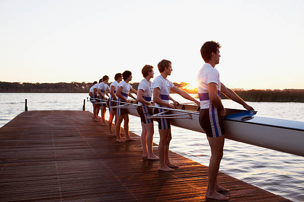 측면 뷰 남성용 쥠 배죠 - team sport rowboat sports team nautical vessel 뉴스 사진 이미지