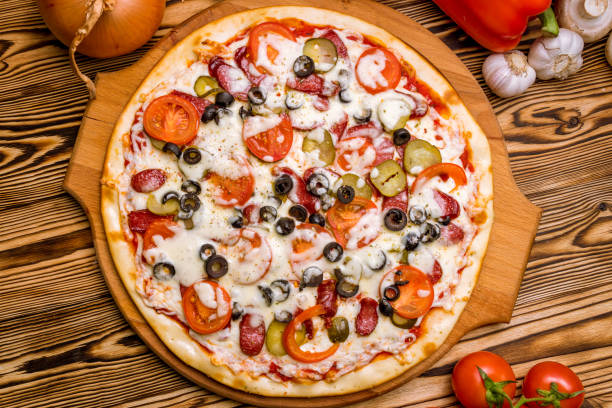 istock Italian meat pizza 1291813228