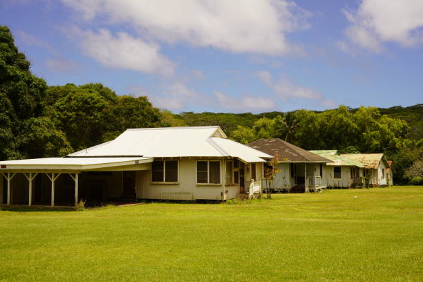 accommodations in kauai island - hawaii islands tropical climate mountain residential structure imagens e fotografias de stock