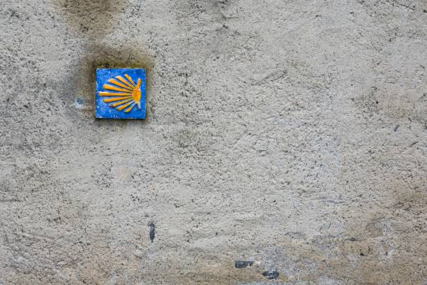 istock Santiago's way sign on a grey concrete wall 1291841471