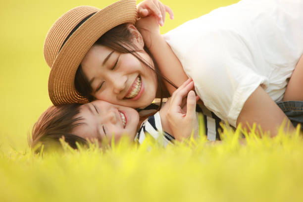 istock Smiley parent and child 1291933589