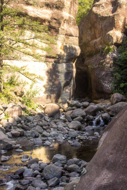 wejście do tunelu tugella - tugela river zdjęcia i obrazy z banku zdjęć