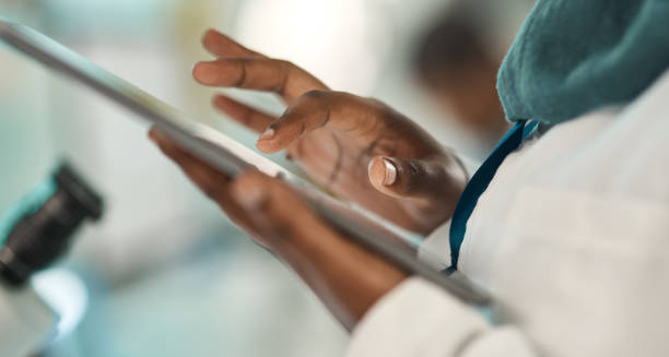 istock Bettering her research with the help of smart tech 1291956563