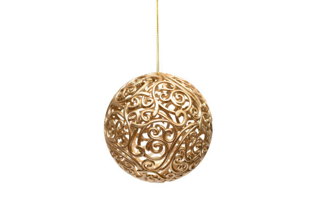 sfera decorativa natalizia dorata. palla di natale d'oro. decorazione di capodanno isolata. - pink christmas christmas ornament sphere foto e immagini stock