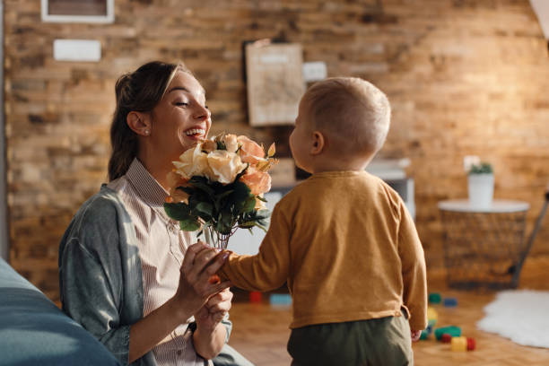 istock Thank you for the flower, dear! 1291961321