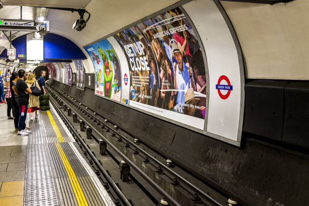 london underground - travel destinations outdoors tourist uk imagens e fotografias de stock