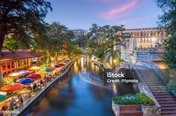 River Walk In San Antonio City Downtown Skyline Cityscape Of Texas Usa Stock Photo - Download Image Now