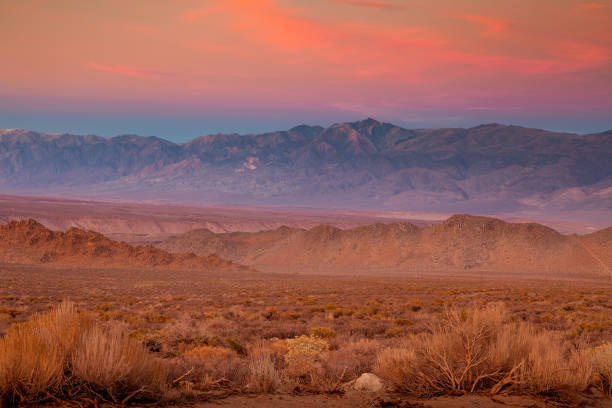 istock Sunset over the Sierra Nevada Mountains 1292029741