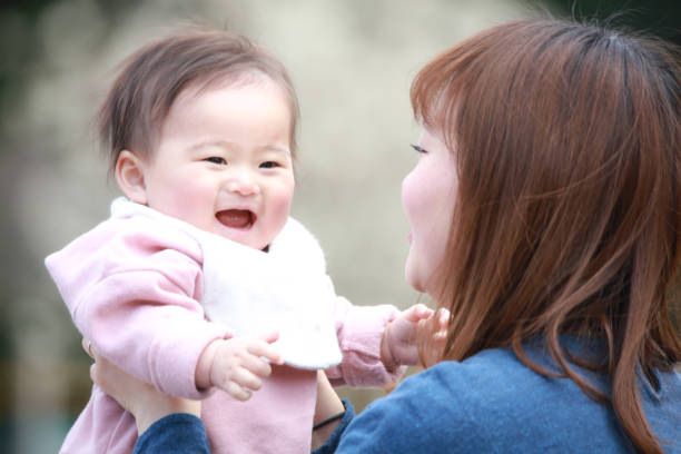 istock Smiley parent and child 1292036512