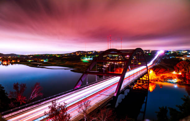 360 bridge night timelapse long exposure long exposure brilliant night colors - color image built structure town cityscape - fotografias e filmes do acervo