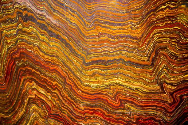 rock bif (banded iron formation) - roccia sedimentaria foto e immagini stock