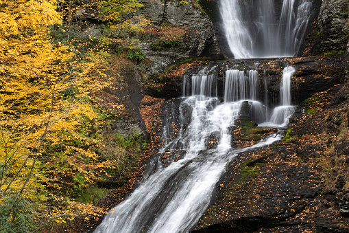 Dingmans Falls in Autumn, Delaware Water Gap National Recreation Area, Pennsylvania, USA