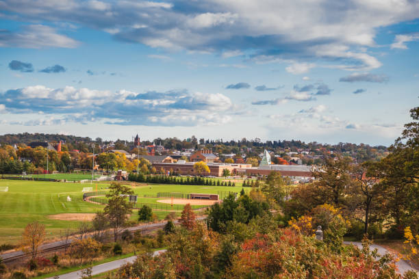 Town of Gettysburg, Pennsylvania Town of Gettysburg and Gettysburg College in Pennsylvania gettysburg national military park stock pictures, royalty-free photos & images