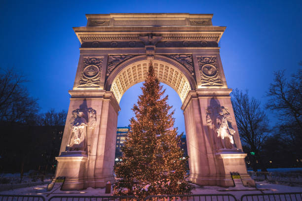istock Christmas Tree in Washington Square Park 1292176118