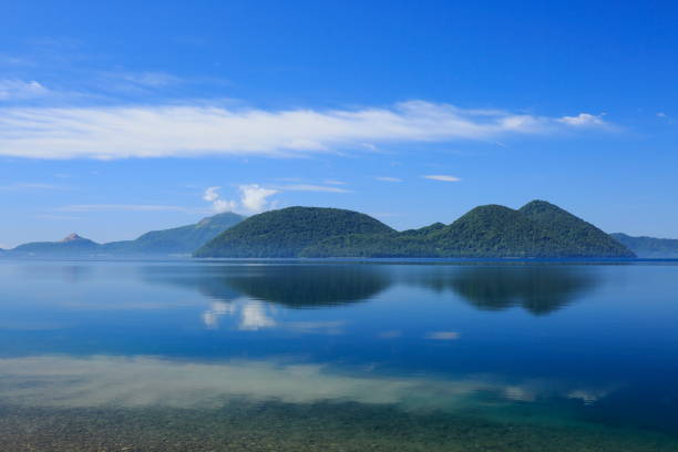 I saw Lake Toya and Mount Usu in Hokkaido,  Japan.