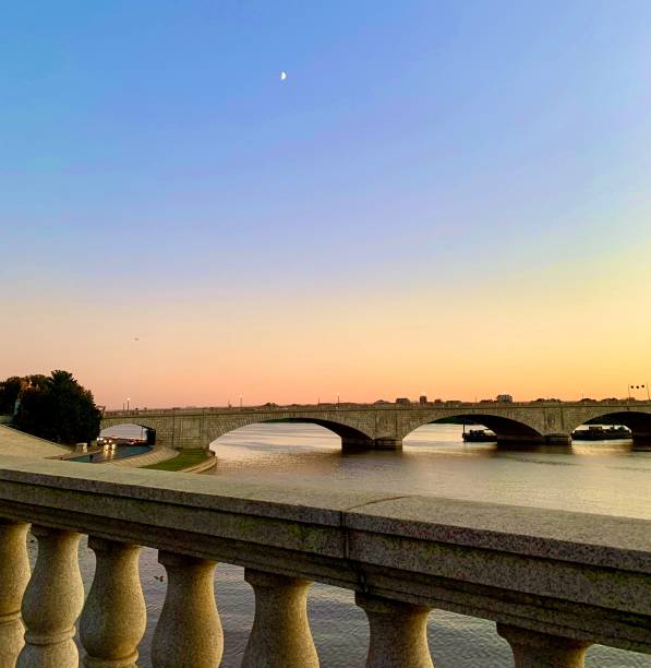 istock Arlington Memorial Bridge at Sunset 1292184395