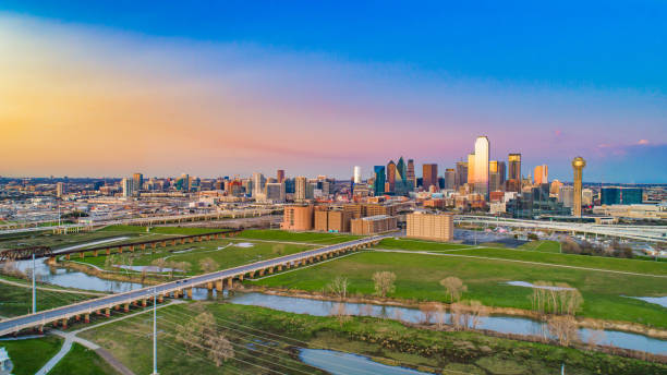 dallas, texas, usa downtown drone skyline aerial panorama - dallas stock-fotos und bilder