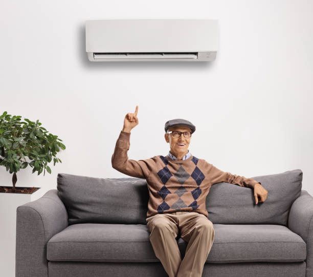 Person Using Ac 9,100+ Old Ac Unit Stock Photos, Pictures & Royalty-Free Images - iStock