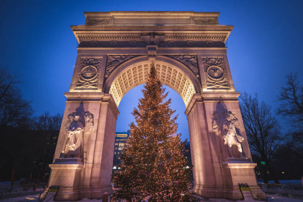 istock Christmas Tree in Washington Square Park 1292295093