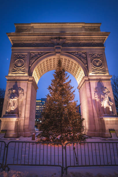 istock Christmas Tree in Washington Square Park 1292295397